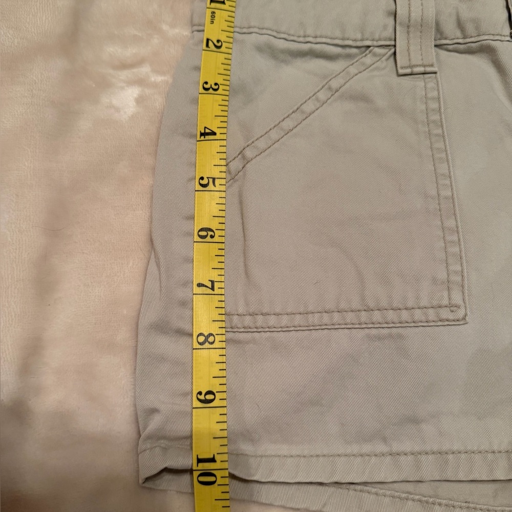 Shorts - Picture 3 of 4